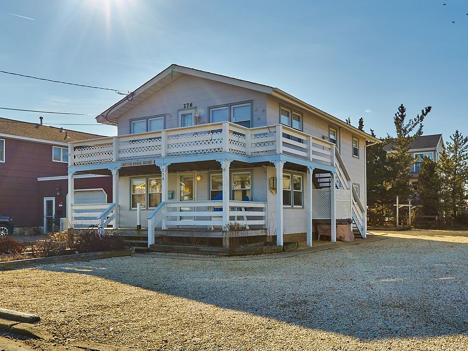 Front Elevation-Ample Pking