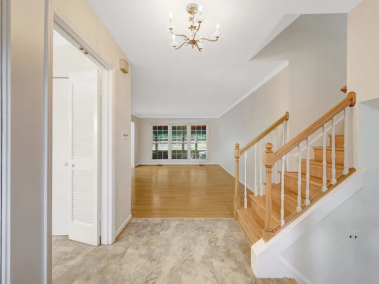 615 Kearney Ct SW — Photo 6