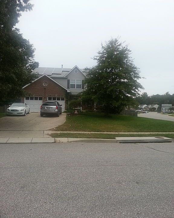 Solar Panels / Lrg Driveway