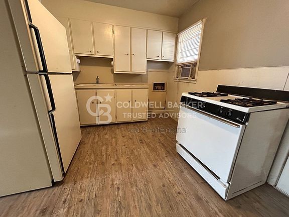 4th image of 3810 22nd Pl APT A