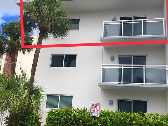 4th image of 1475 SE 15th St APT 301