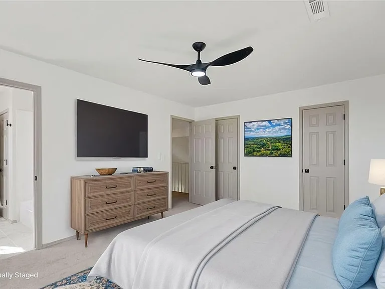 2201 E Bristol Pl — Photo 20