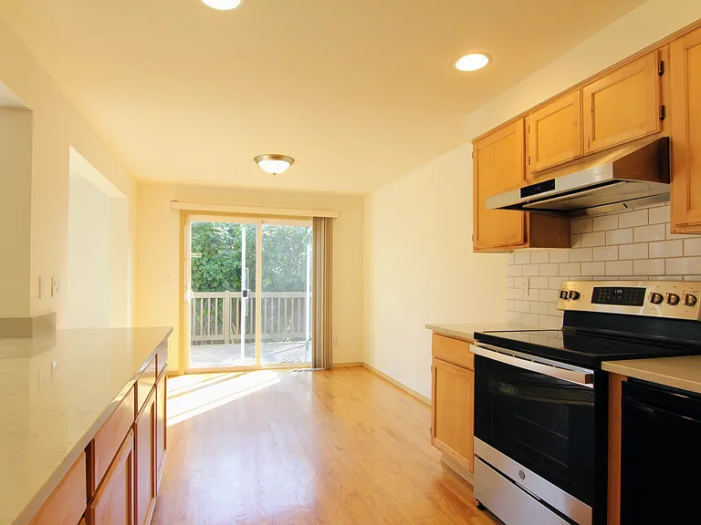 11441 SE 195th Pl — Photo 8