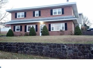 124 Hillside Dr, Shillington, PA 19607