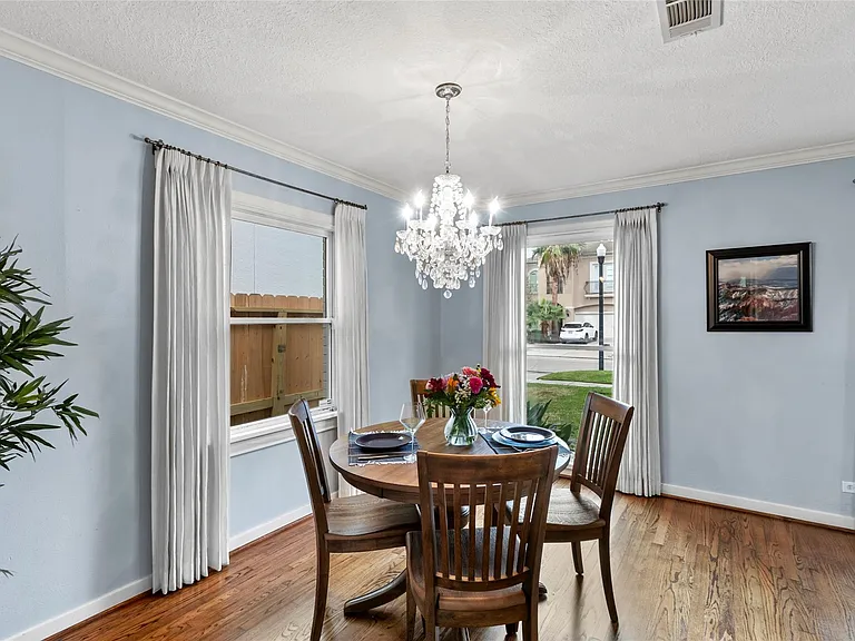 2337 Sheridan St — Photo 11