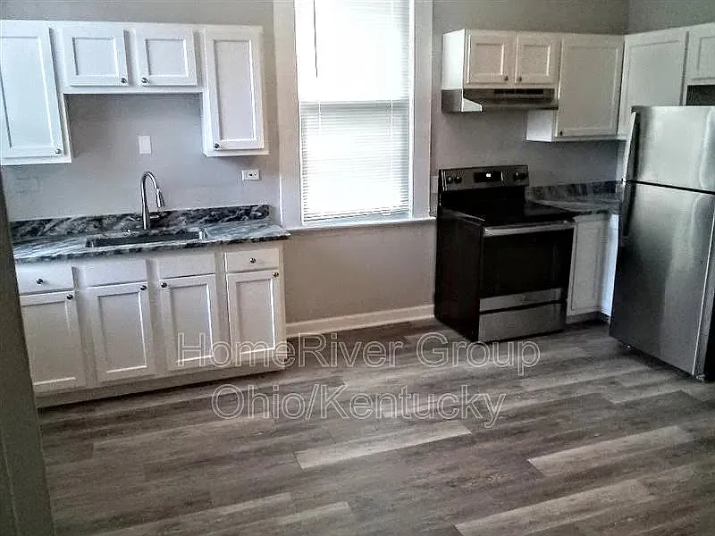 2 bed, 1.0 bath, 1324 sqft, $1,325 — Photo 4