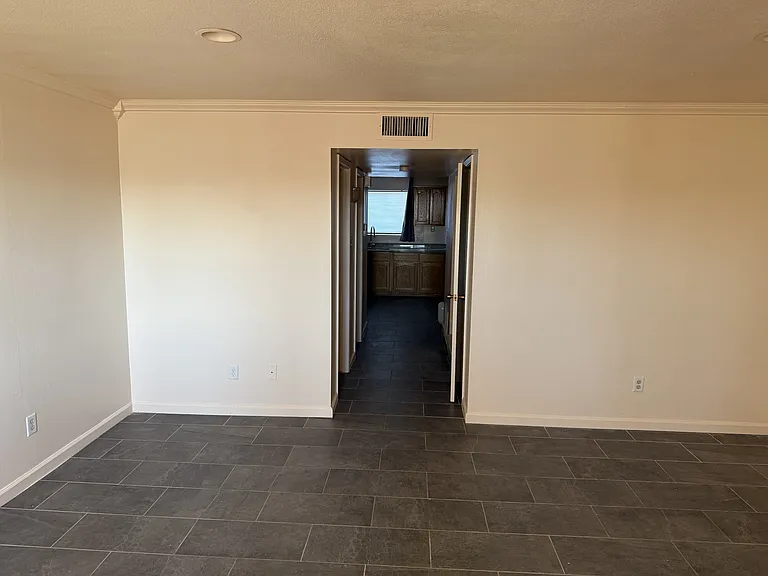 2803 S 1st Ave — Photo 6