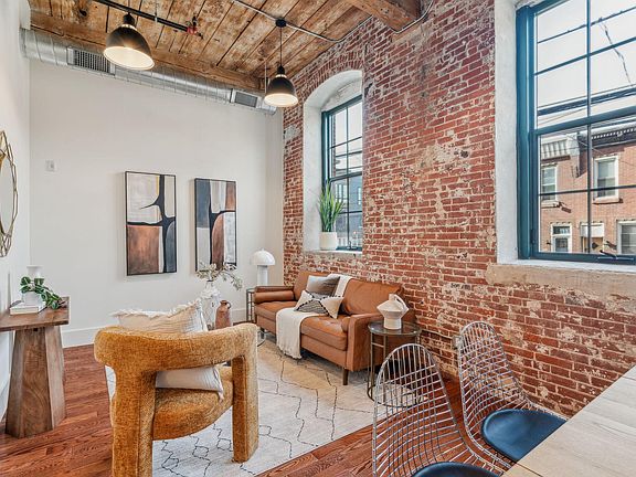 3rd image of 1801 N Howard St #207