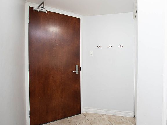 5th image of 200 Rideau St #207