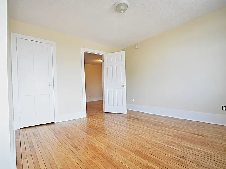 8525 Main St #UPPER — Photo 2