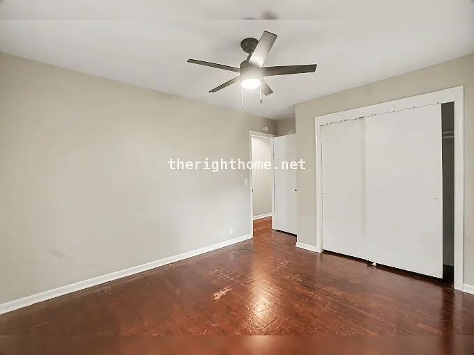 6929 N 64th St — Photo 10