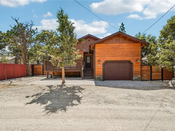 933 Spruce Ln, Big Bear City, CA 92314