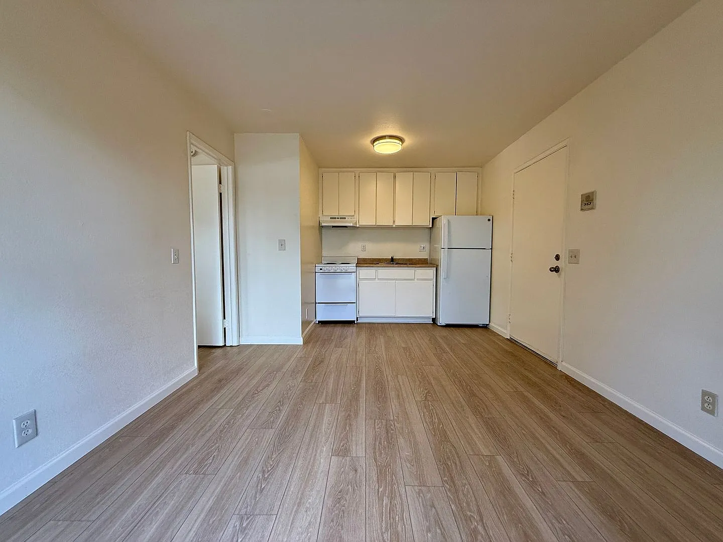 Howard Avenue Apartments — Photo 3