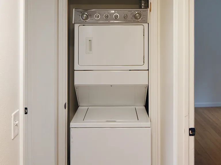 296 Mather St #6 — Photo 5