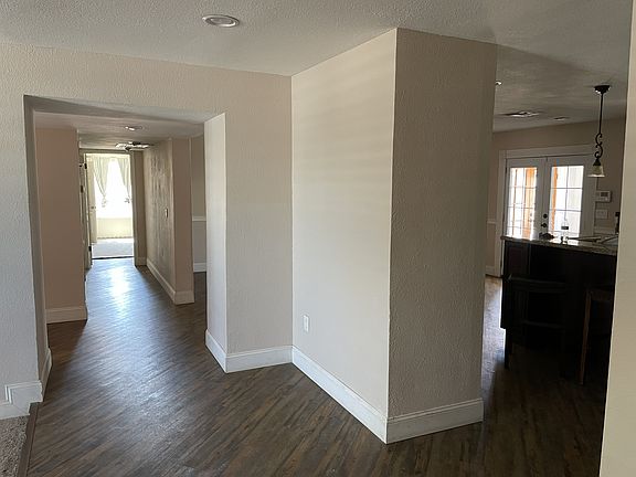 4th image of 908 E Mesquite Ave