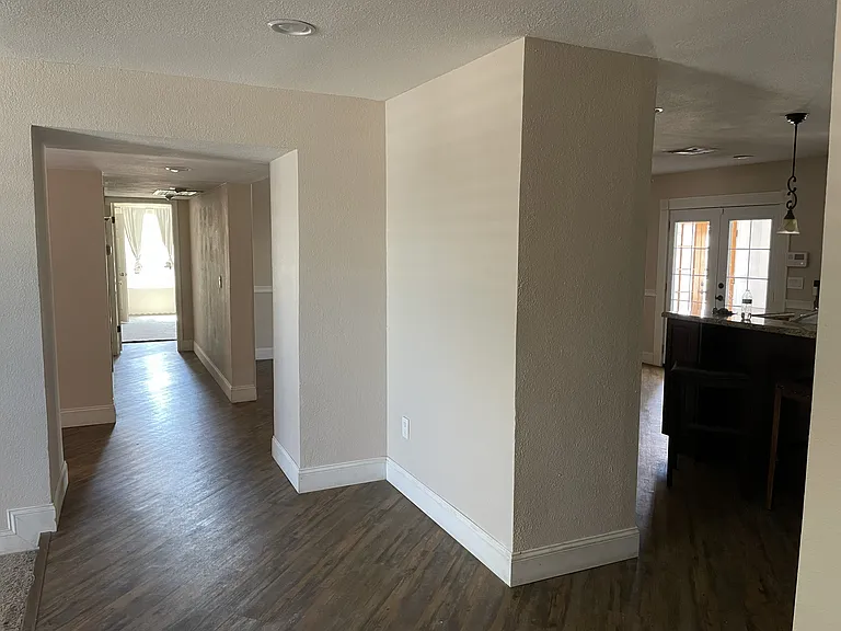 908 E Mesquite Ave — Photo 4