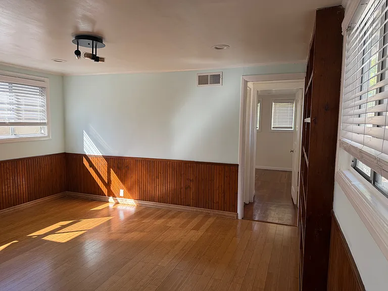 1366 E Villa St — Photo 3