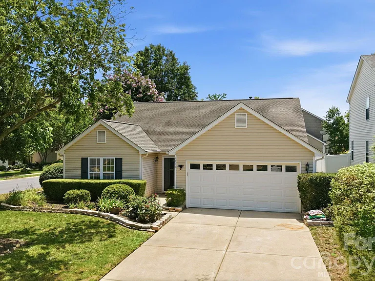 9501 Constitution Hall Dr — Photo 3