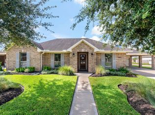 6802 Arlington Dr, Manvel, TX 77578