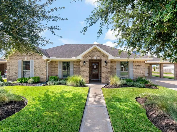 6802 Arlington Dr, Manvel, TX 77578
