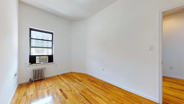 Rented by Bond New York | media 23