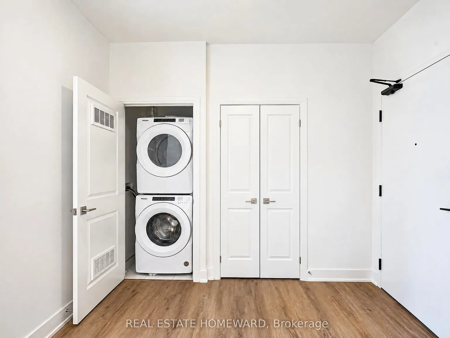 2 bed, $3,200 — Photo 3