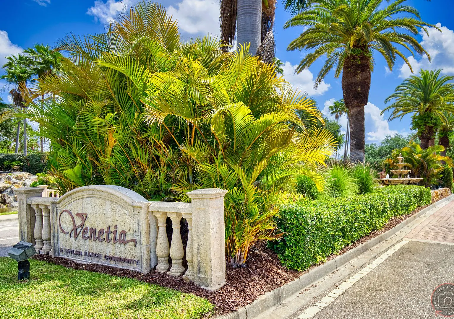 Seasonal Short-Term 2 Bedroom 2 Bathroom Attached Villa in Venetia with resort-like amenities! — Photo 4