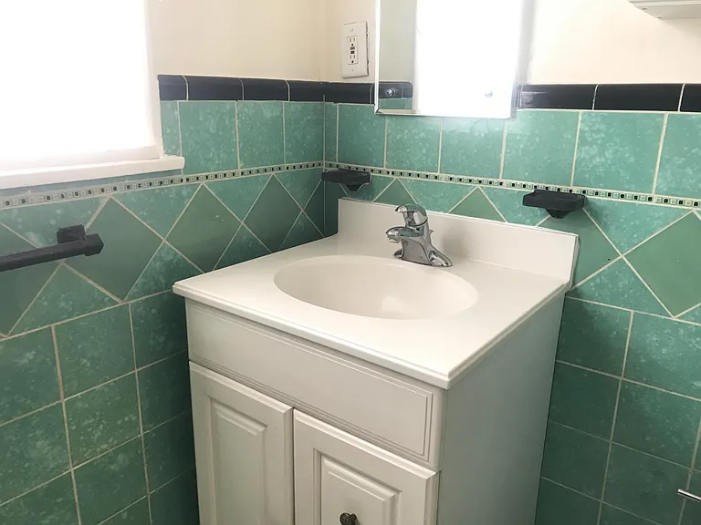 145 N Swall Dr #4 — Photo 19