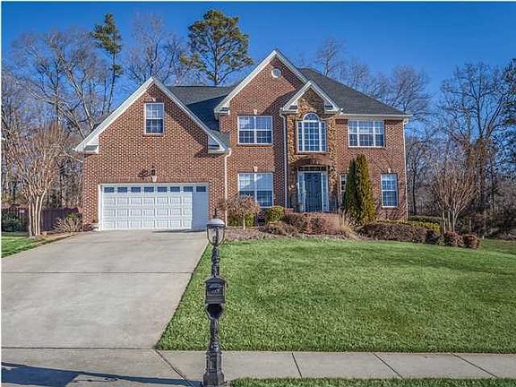2nd image of 1451 Courtland Dr