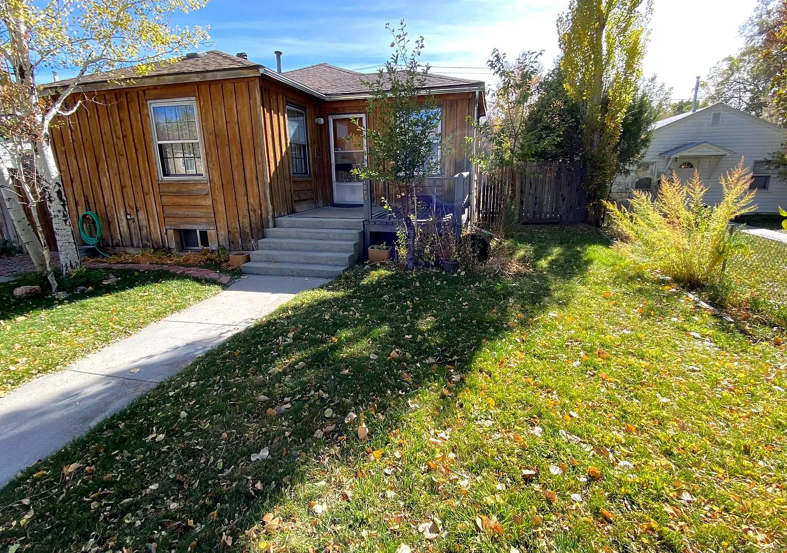 4 Bedroom 1.5 Bath House with Washer and Dryer and Fenced Back Yard — Photo 2