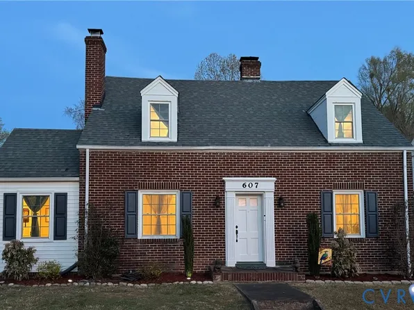 607 S Main St, Blackstone, VA 23824