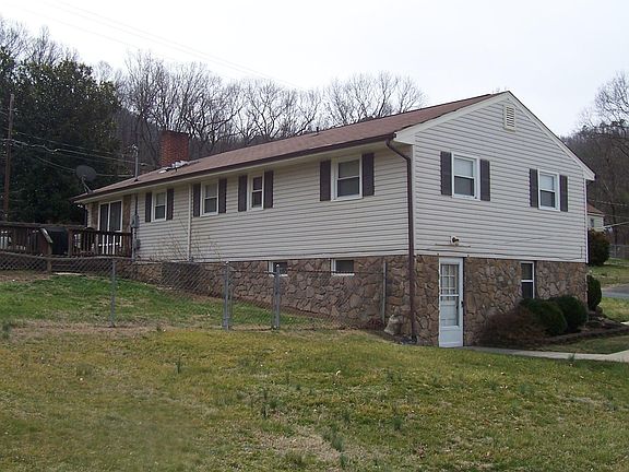 3rd image of 1803 Oakland St