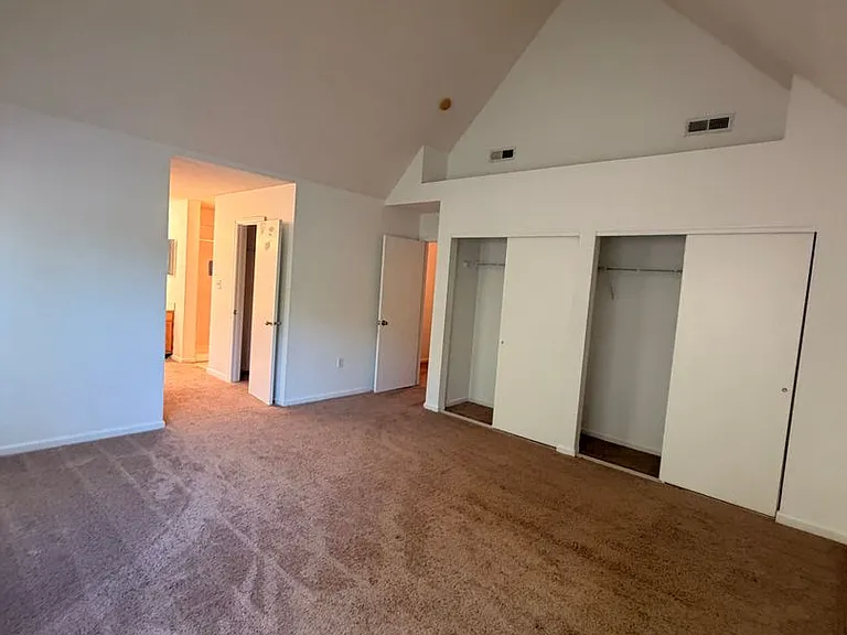 325 Town Pointe Way — Photo 12