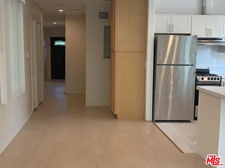 16699 Morrison St — Photo 5