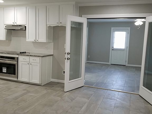 4th image of 1609 Milmo Dr