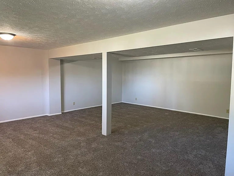 7909 Laurel Ct — Photo 14