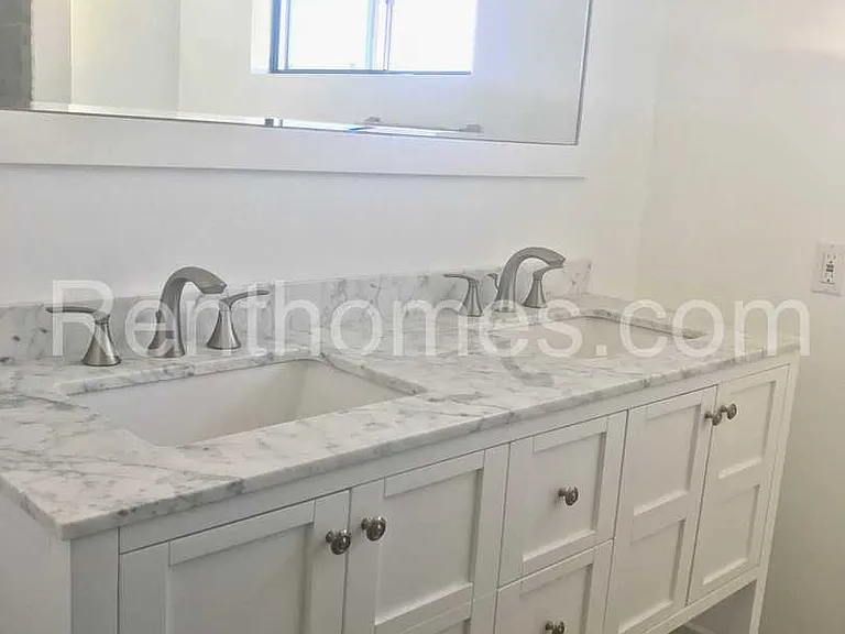 11245 Forestview Ln — Photo 9