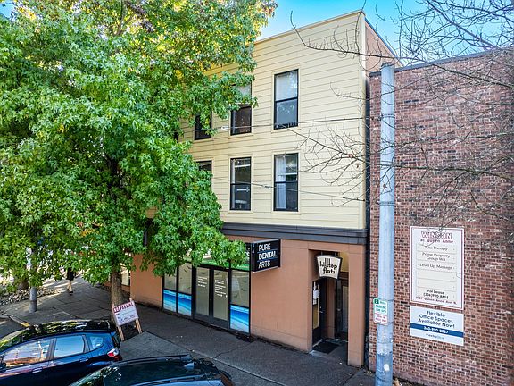 2nd image of 1505 Queen Anne Ave N #100