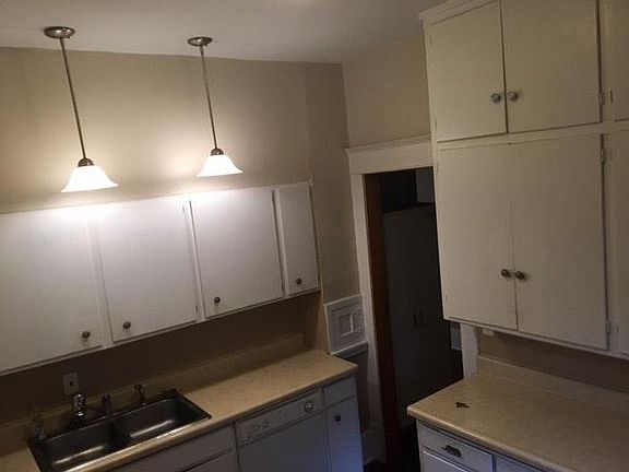4th image of 1910 A St APT 1