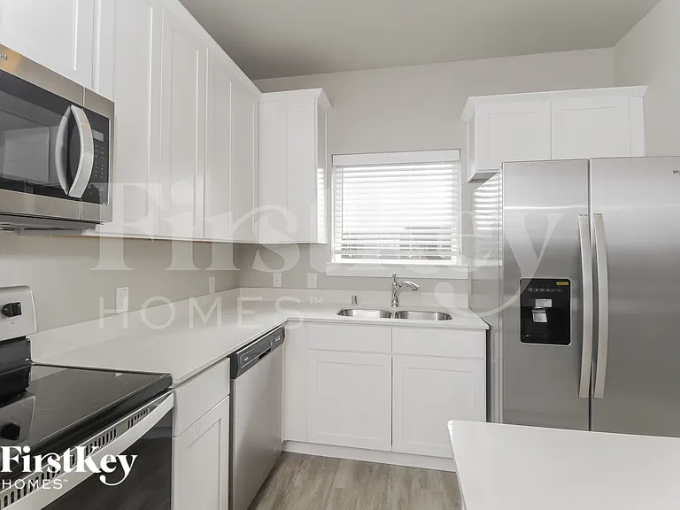340 Niki Dr — Photo 6