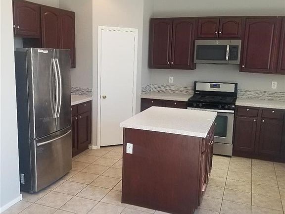 4th image of 5731 Bear Springs St