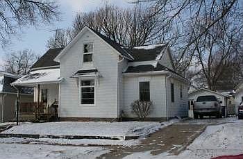 1st image of 809 N B St