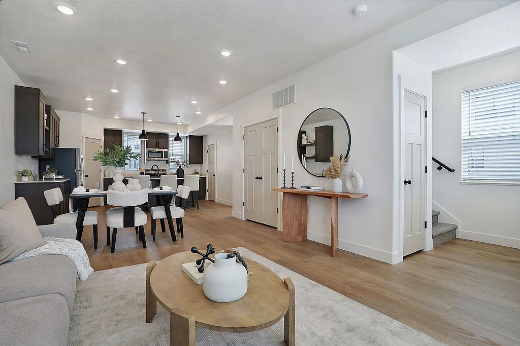 Riverwell Townhomes — Photo 4