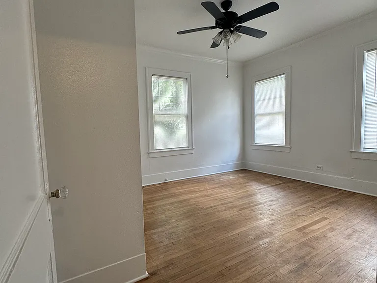 115 W Shaw St — Photo 10
