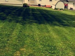 223 Valley Rd, Waterloo, IA 50701