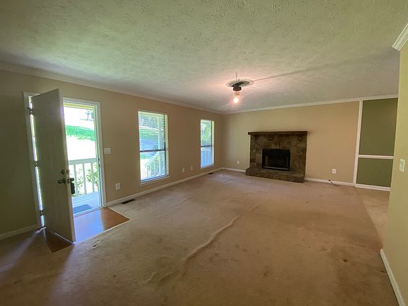 3rd image of 197 Bakers Bridge Cir