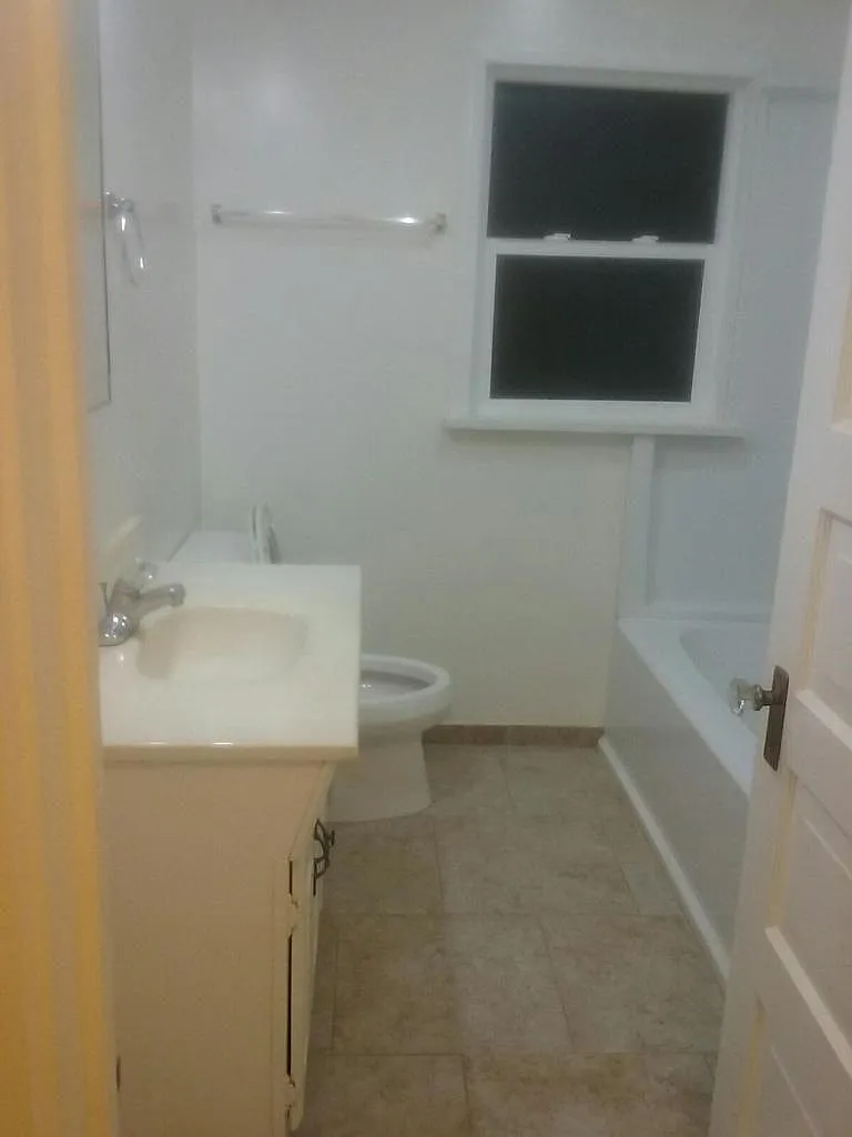 2 bed, 850 sqft, $2,300 — Photo 4