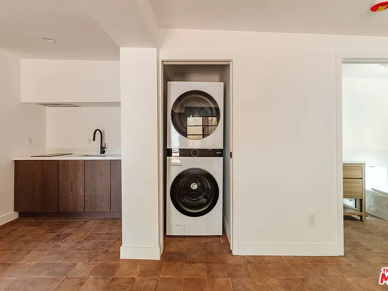 430 1/2 N Harper Ave — Photo 11