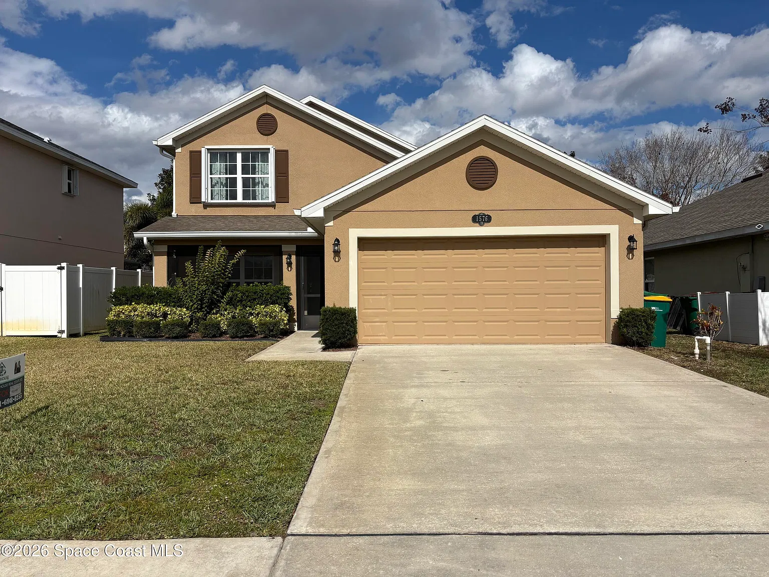4 bed, 2.5 bath, 2148 sqft, $2,400 — Photo 1