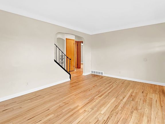 3rd image of 2803 Stanfield Dr